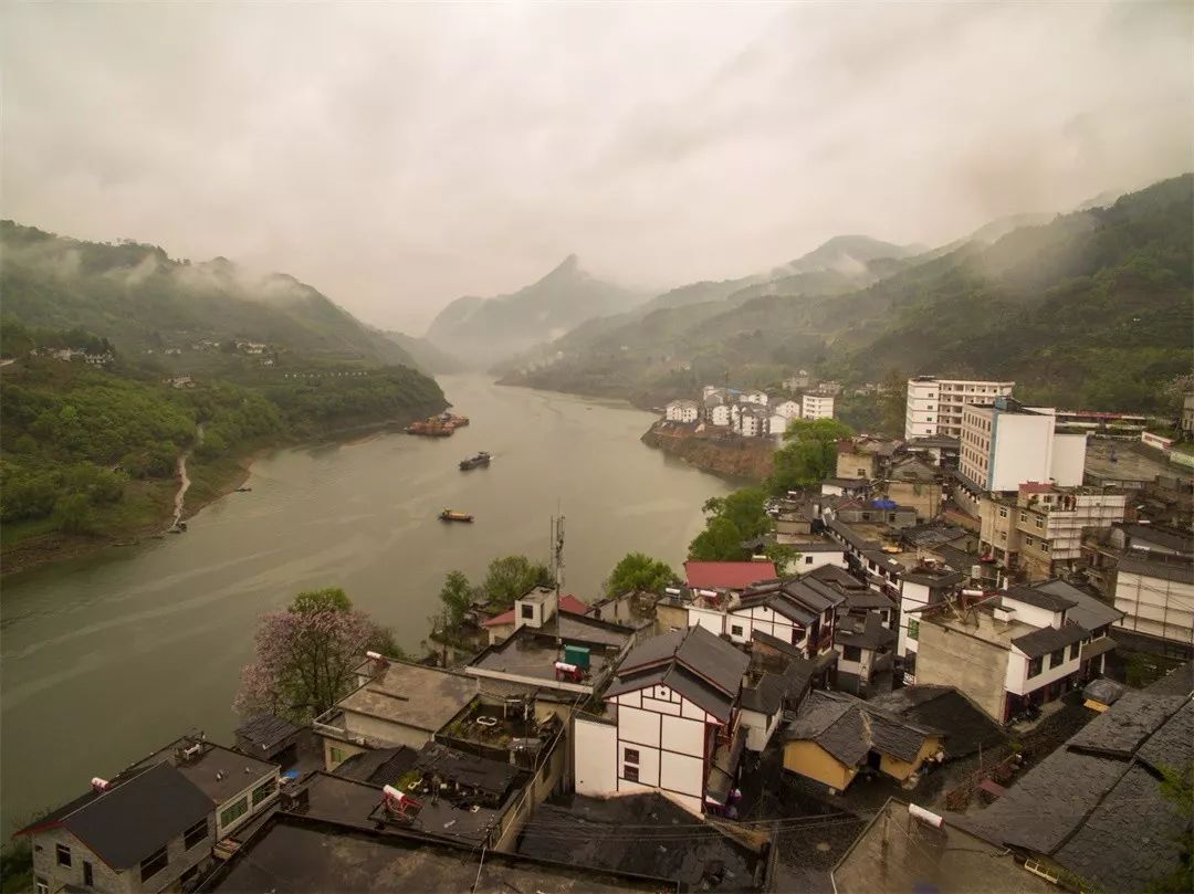 关于焕古富硒茶的诗句(富硒茶宣传语)-硒宝网