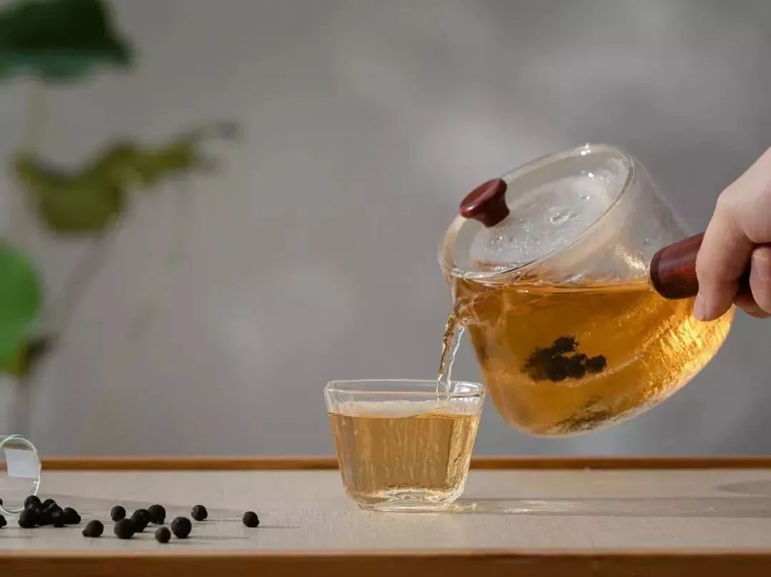 富硒茶防脱发吗怎么喝(脱发喝茶防富硒有用吗)-硒宝网