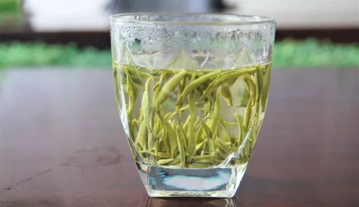 富硒茶就是巴山雀舌吗(巴山雀舌富硒绿茶价格)-硒宝网