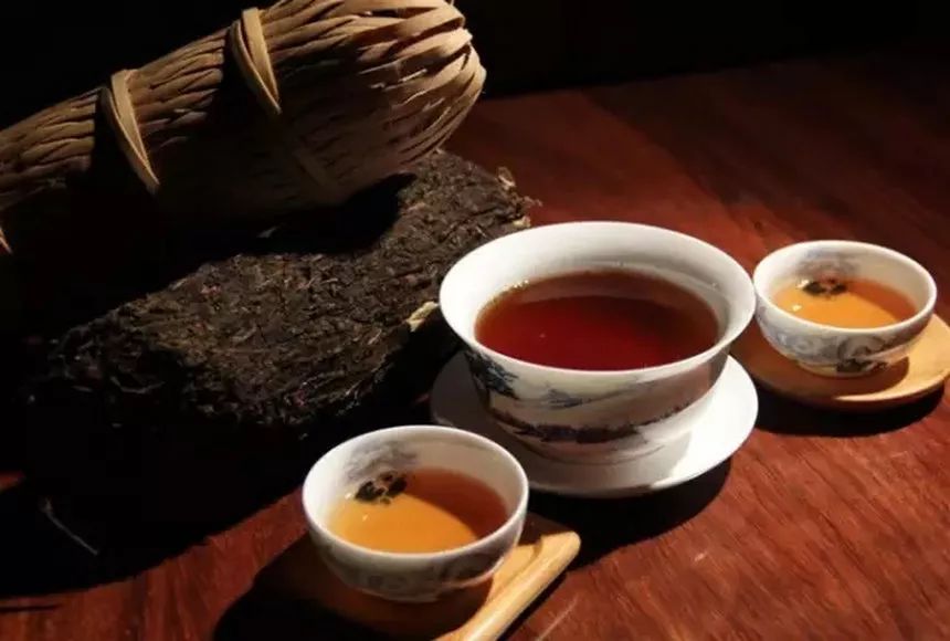 富硒绿茶和黑茶哪个好(绿茶黑茶富硒好还是红糖)-硒宝网