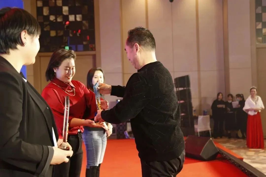 紫阳富硒茶优秀企业家（紫阳富硒茶厂有哪些）-硒宝网