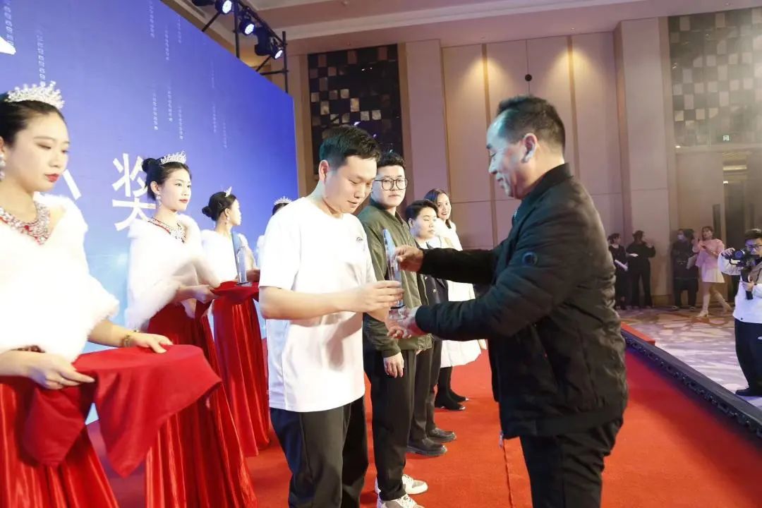 紫阳富硒茶优秀企业家（紫阳富硒茶厂有哪些）-硒宝网