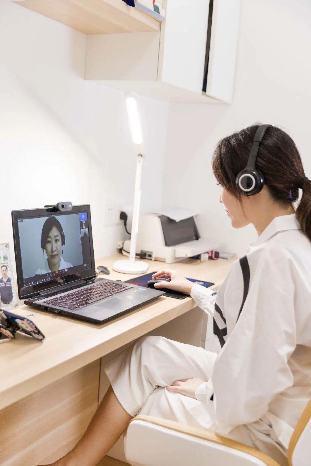 年轻人补钙吃什么牌子钙片好（钙片年轻人吃哪种）-硒宝网