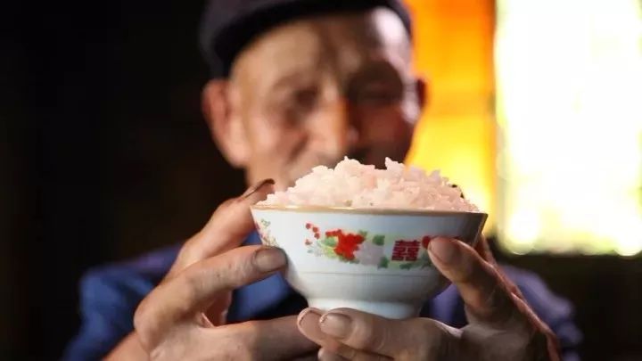 富硒大米适合什么人吃(富硒大米能补硒吗)-硒宝网