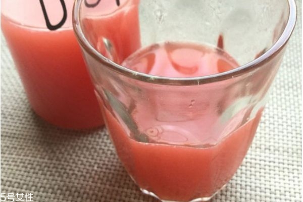 富硒西瓜打水果汁好吗（西瓜果汁富硒打水好吗）-硒宝网