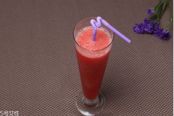 富硒西瓜打水果汁好吗（西瓜果汁富硒打水好吗）-硒宝网