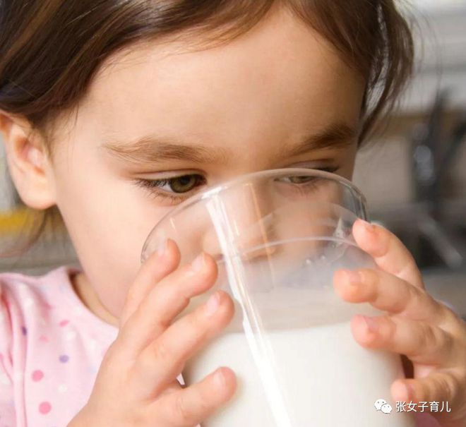 婴儿什么时候可以补钙(婴儿补钙时候可以喝牛奶吗)-硒宝网