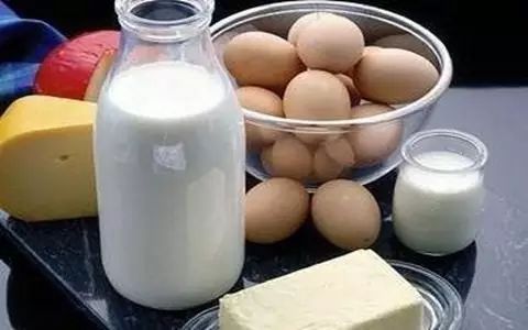 新生儿几个月补钙最佳时间（新生儿补充钙的最佳时间）-硒宝网