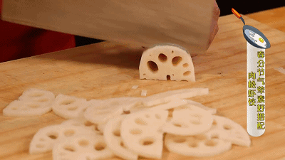 吃什么补铁（吃补铁药月经一直不干净）-硒宝网