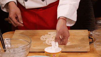 吃什么补铁（吃补铁药月经一直不干净）-硒宝网