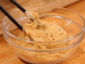 吃什么补铁（吃补铁药月经一直不干净）-硒宝网