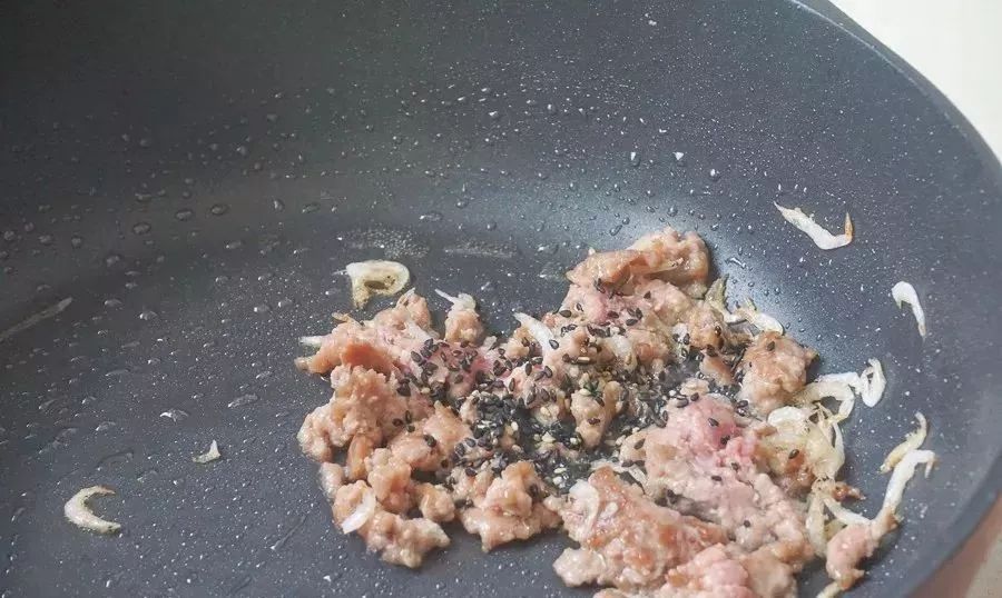 补钙补铁的食物有哪些(补钙补铁食谱)-硒宝网