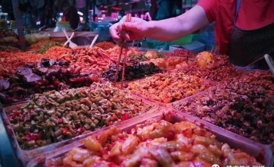 吃什么食物补硒元素最好（补充硒元素的好处）-硒宝网