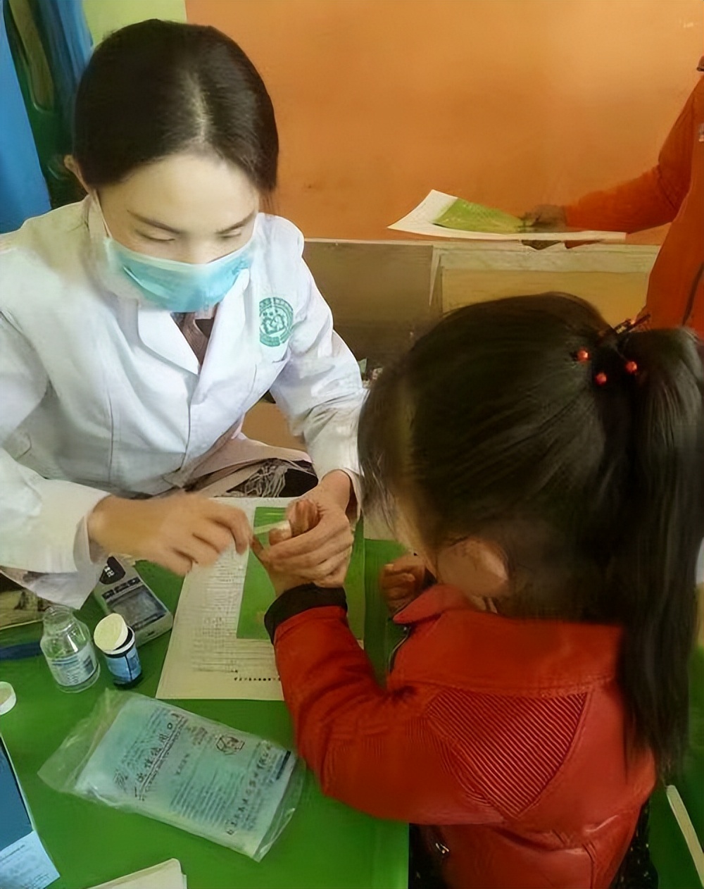 小孩查微量元素怎么查(娃儿查微量元素需要多少钱)-硒宝网