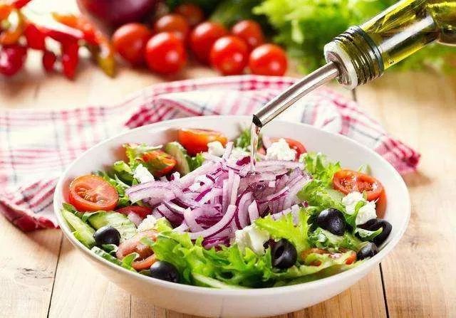 儿童脱发补硒推荐维生素（儿童脱发吃什么维生素）-硒宝网