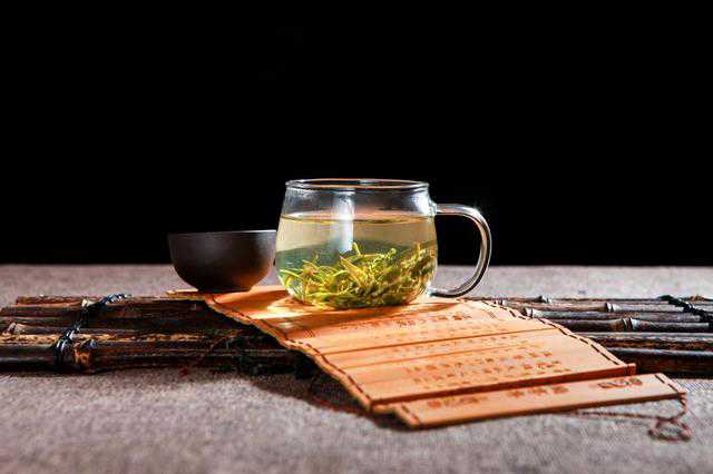 补硒喝什么牛奶好吸收快（牛奶富含硒）-硒宝网