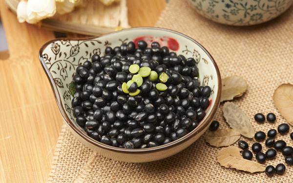 吃啥补硒食物最快呢女性（补食物女性吃硒好吗）-硒宝网