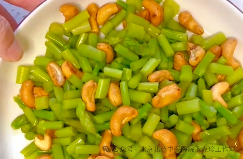 吃腰果补硒要吃多少克的(吃补克腰果硒要多少)-硒宝网