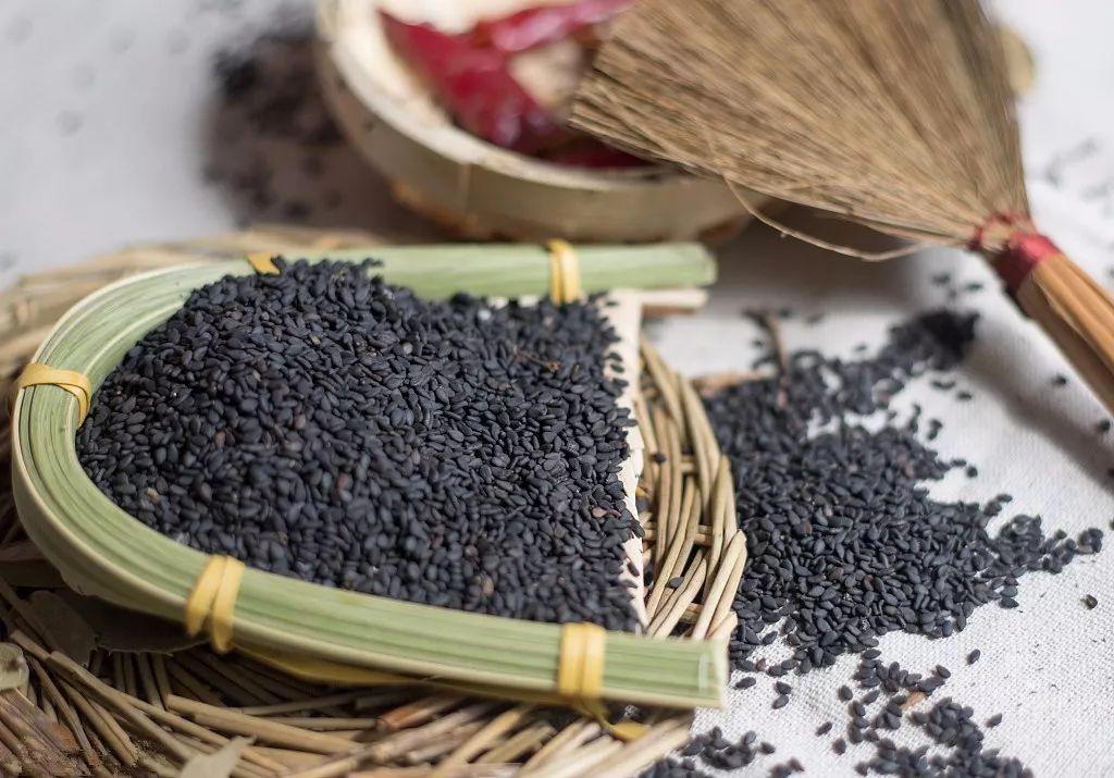 肝受损要不要补硒元素钙（补硒对肝病患者有好处吗）-硒宝网