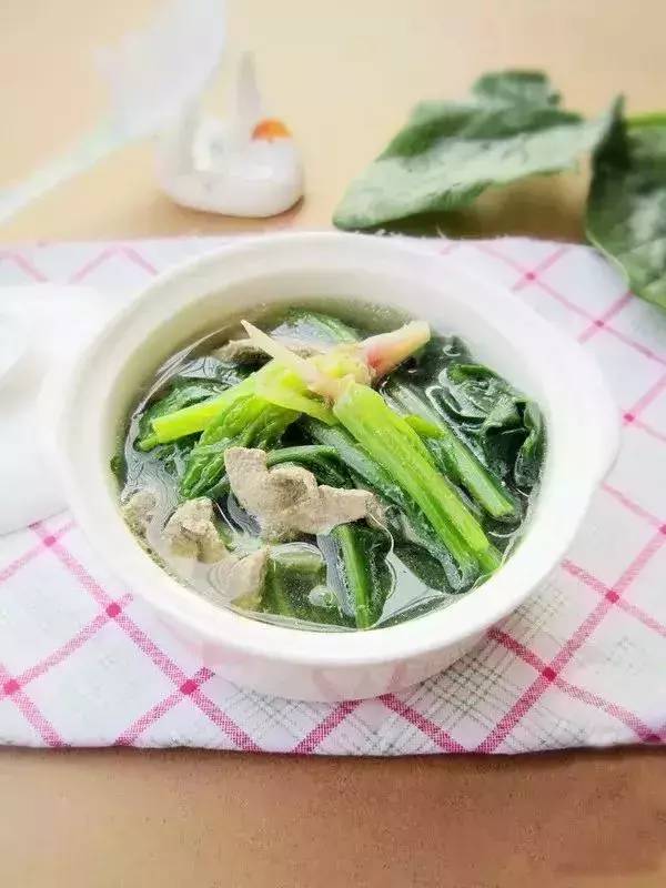 干桑葚泡水喝能不能补硒(桑葚干泡水喝可以防止脱发吗)-硒宝网