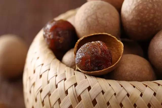 干桑葚泡水喝能不能补硒(桑葚干泡水喝可以防止脱发吗)-硒宝网