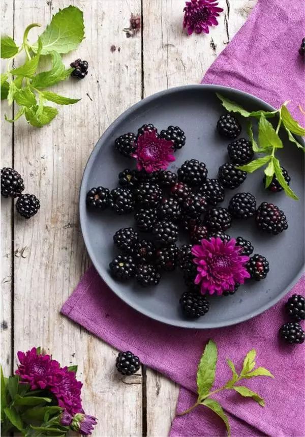 干桑葚泡水喝能不能补硒(桑葚干泡水喝可以防止脱发吗)-硒宝网