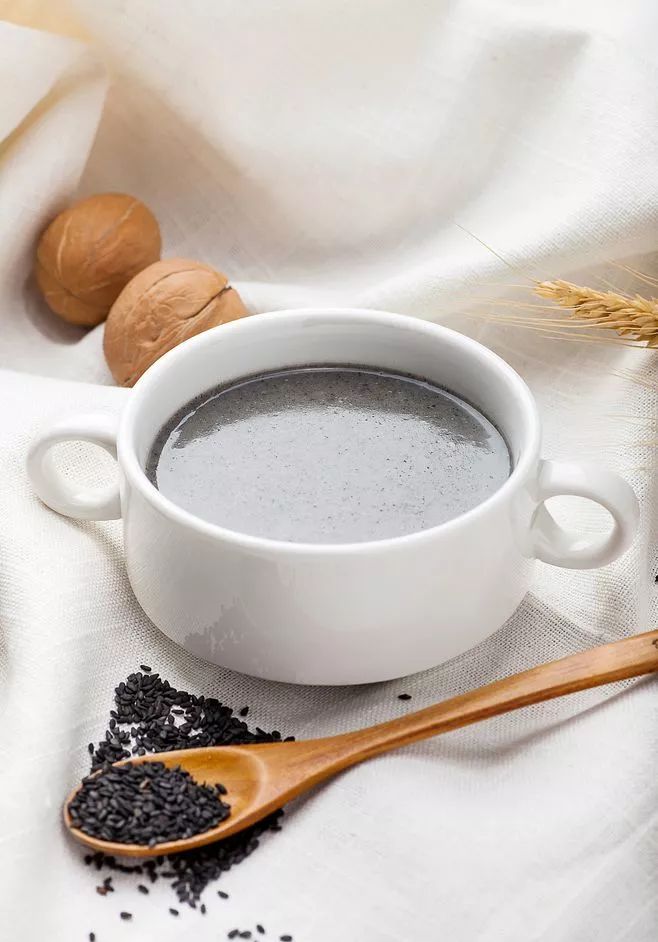 干桑葚泡水喝能不能补硒(桑葚干泡水喝可以防止脱发吗)-硒宝网