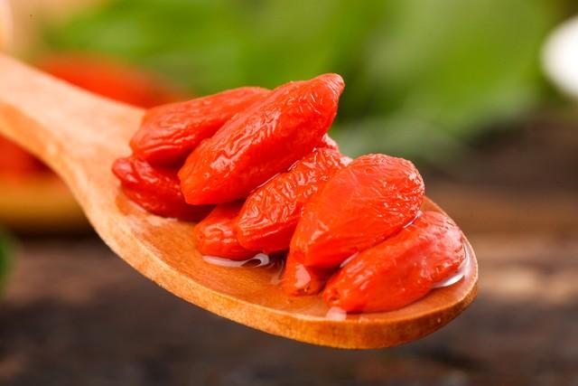 补硒后喉咙会不会很干痒(喉咙干痒吃什么维生素)-硒宝网