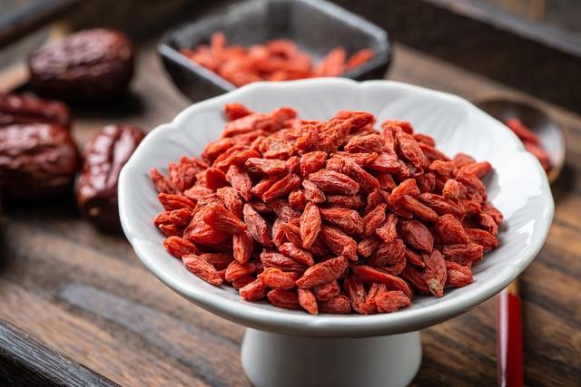 补硒后喉咙会不会很干痒(喉咙干痒吃什么维生素)-硒宝网