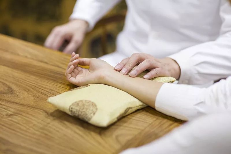 吃补硒的可以吃感冒药吗(吃感冒药可以补充维生素吗)-硒宝网