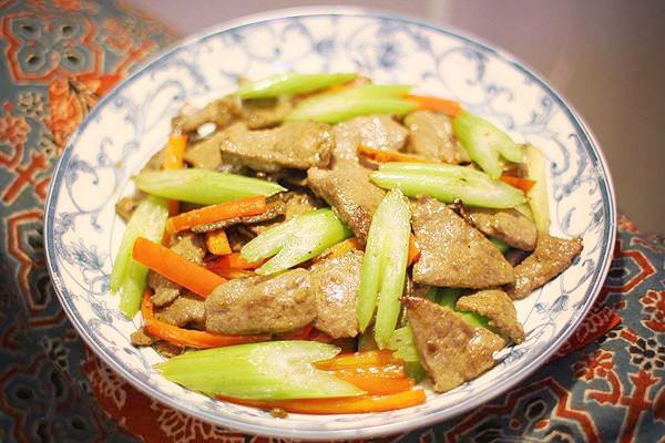 补硒后白发变黄怎么办呢（补硒能让白头发变黑吗）-硒宝网