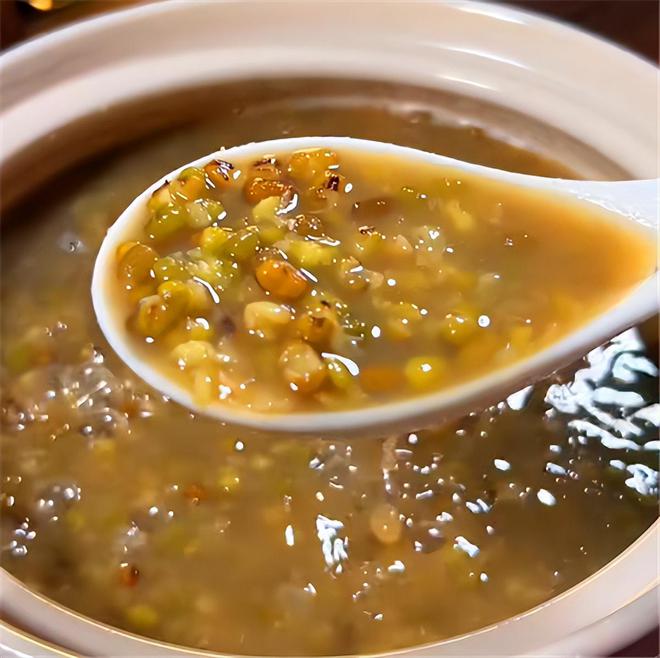 吃硒补剂可以喝绿豆汤吗（喝绿豆汤可以吃维生素c吗）-硒宝网