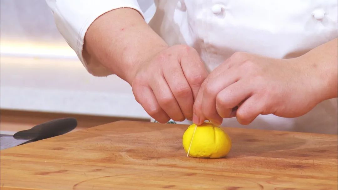 成年人一天补多少酵母硒（酵母硒每天人体摄入量）-硒宝网