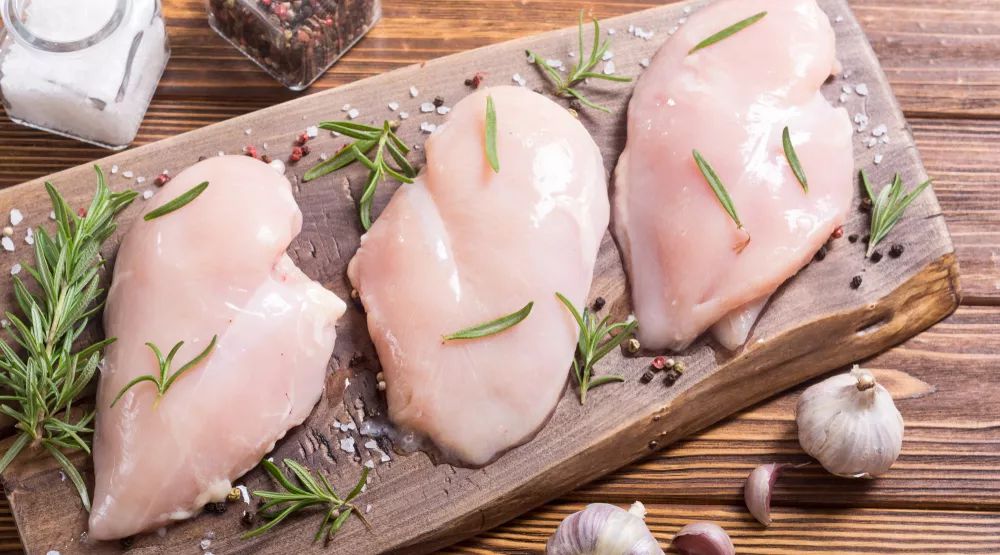 每月给鸡补一次硒可以吗（喂养缺硒饲料的鸡）-硒宝网