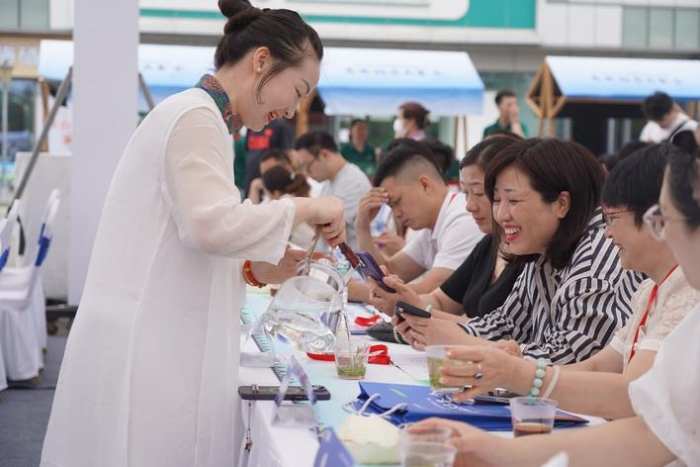 湖北恩施富硒茶销售地址（恩施富硒茶市场定位分析）-硒宝网