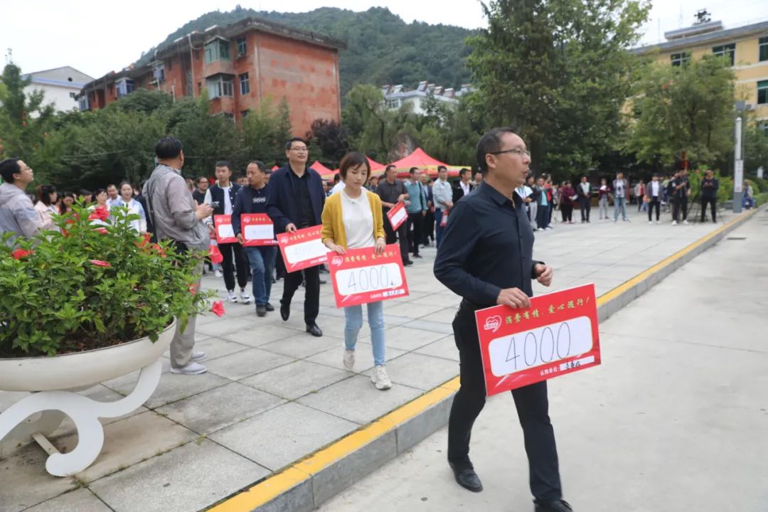 紫阳富硒茶采摘现场视频（紫阳茶富硒饮品价格）-硒宝网