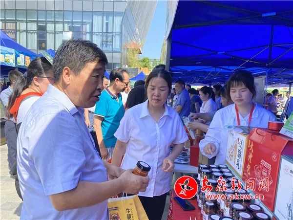 紫阳富硒茶采摘现场视频（紫阳茶富硒饮品价格）-硒宝网