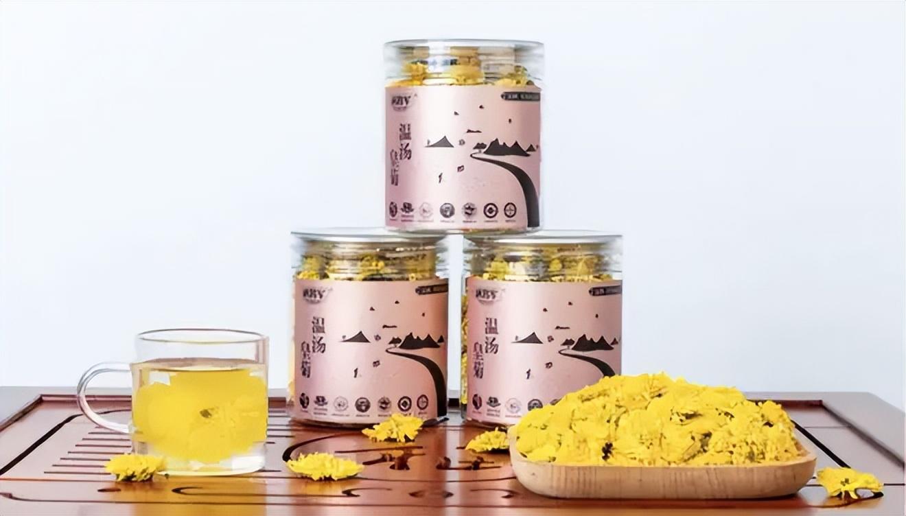 富硒茶泡出来的白毫银针(银针白毫是什么茶)-硒宝网