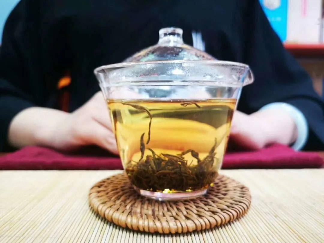 富硒茶用什么泡最好喝的（富硒茶好喝吗）-硒宝网