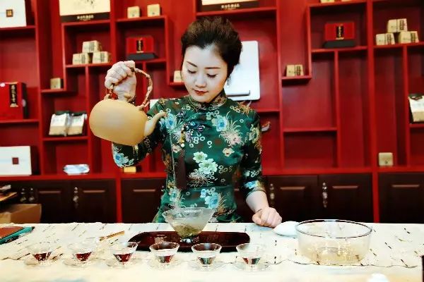 恩施的富硒茶是什么样子（恩施富硒茶21年新茶价格）-硒宝网