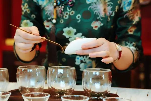 恩施的富硒茶是什么样子（恩施富硒茶21年新茶价格）-硒宝网