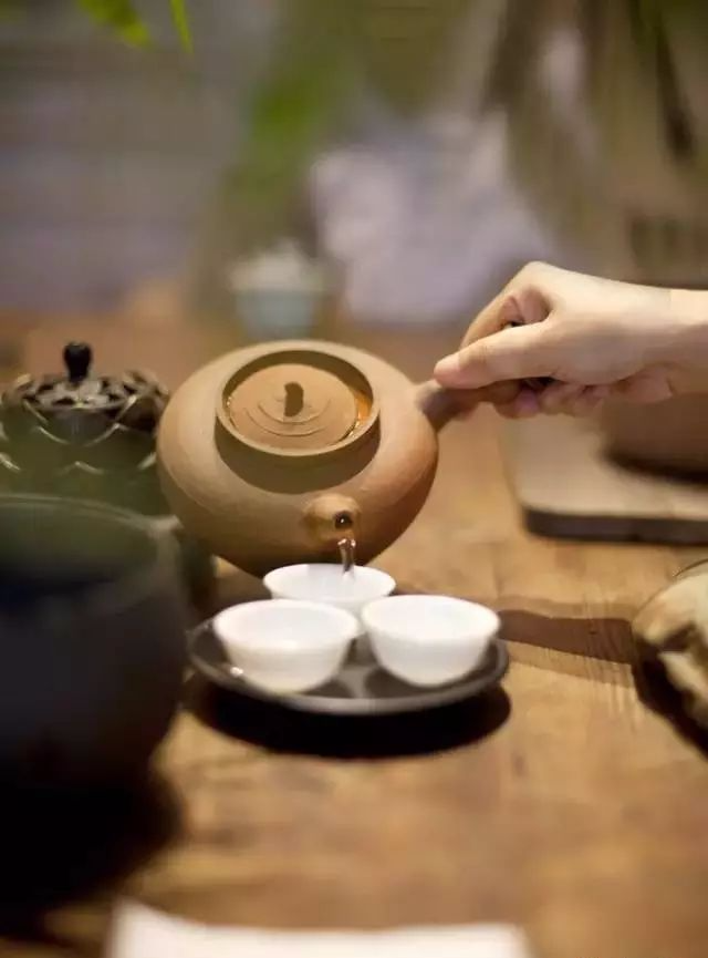 富硒绿茶和普洱茶的区别(硒茶和绿茶哪个好)-硒宝网