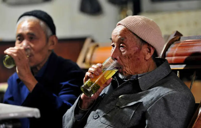 什么年龄段人喝富硒茶好(富硒茶喝多了会有什么坏处)-硒宝网