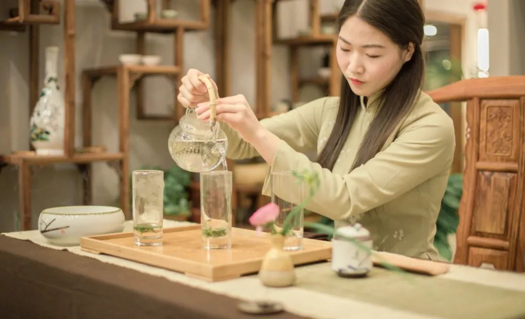 恩施富硒茶价格表春之然(恩施的茶叶是富硒茶吗)-硒宝网