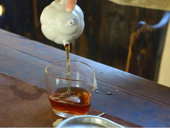 富硒水和茶哪个好一点呢（富硒茶中的硒指什么）-硒宝网