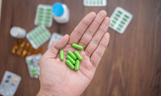 服降压药时能喝富硒茶吗(降压能喝药茶服富硒片吗)-硒宝网