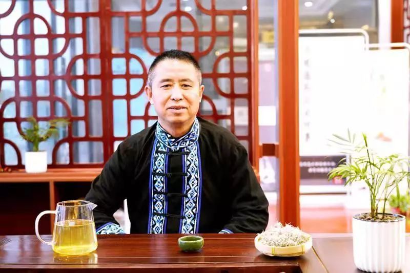 富硒龙须藤茶多少钱一斤(富硒滕茶的功效)-硒宝网