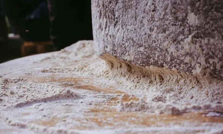 富硒面粉是哪个公司生产(面粉生产富硒公司是干什么的)-硒宝网