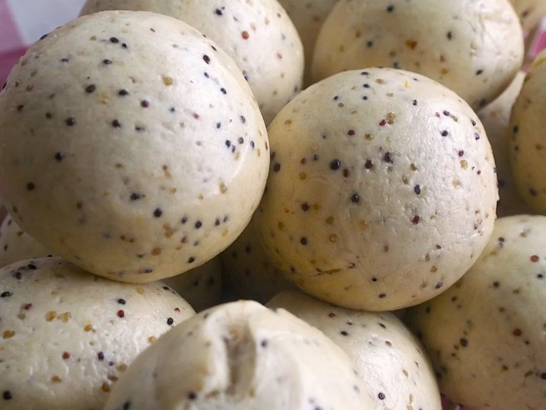 富硒黑小麦面粉营养价值(小麦面粉的功效与副作用)-硒宝网