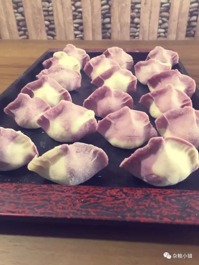 石磨富硒黑全麦面粉做法(石磨富硒黑小麦面粉)-硒宝网